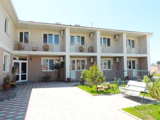 Заозерное: Guest house Lazurnyy Bereg