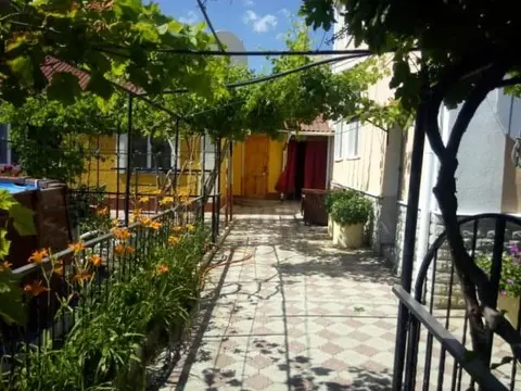 Судак: Molodezhnaya 8 Guest House