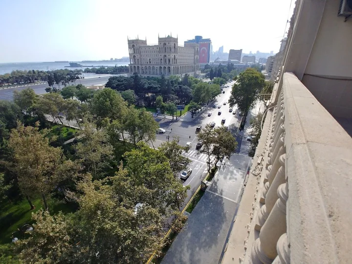 Баку: Deluxe Apartment with Sea and F1 view