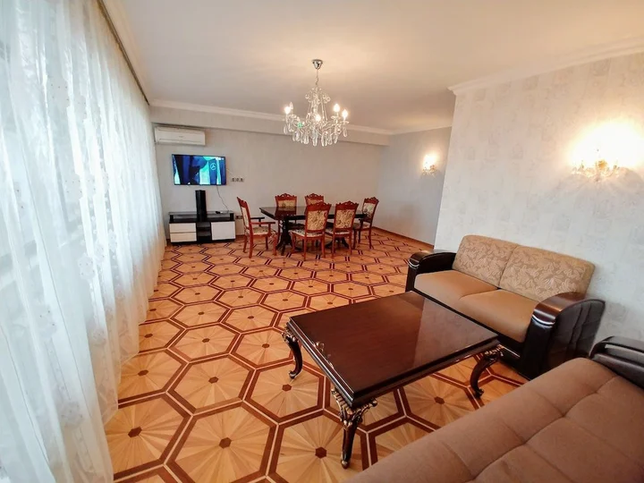 Баку: Deluxe Apartment with Sea and F1 view
