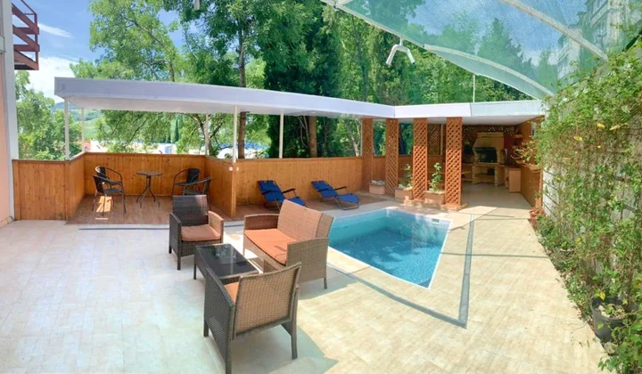 Гурзуф: Гостевой Дом Крымская Дача