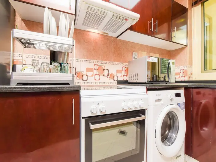 Дубай: Oyo 242 Home Marina Suites 2 Br