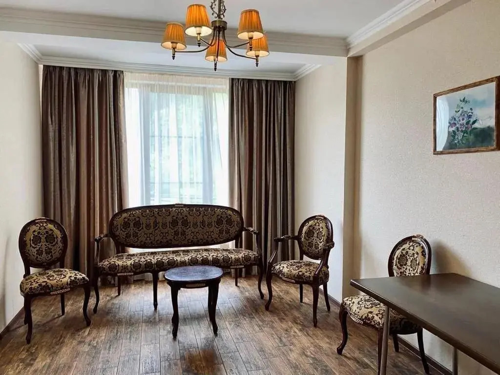 Красная Поляна: Green Hall Hotel