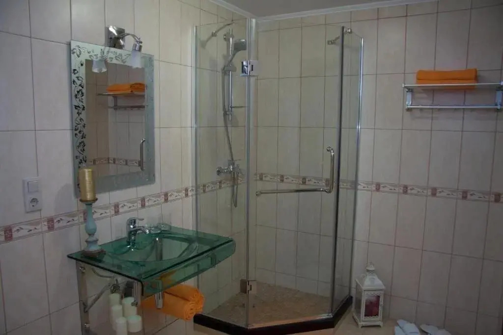 Красная Поляна: Green Hall Hotel