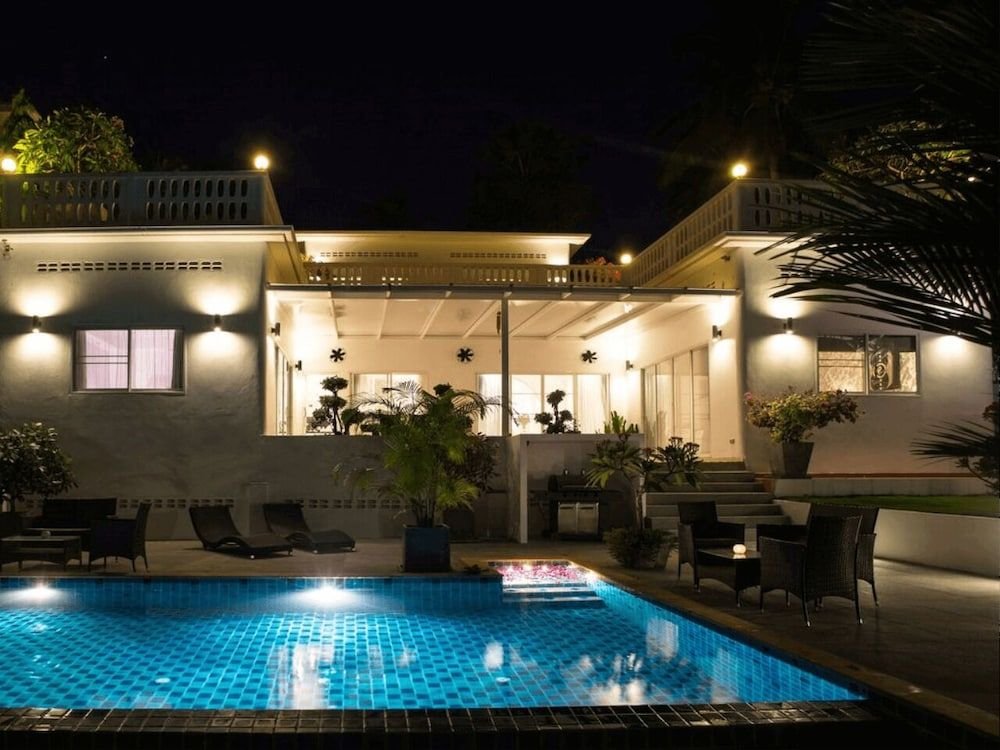 Муанг: Villa Warburton