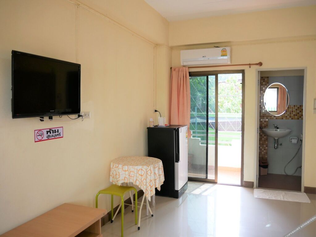 Пхитсанулок: Bankwanprapa Apartment