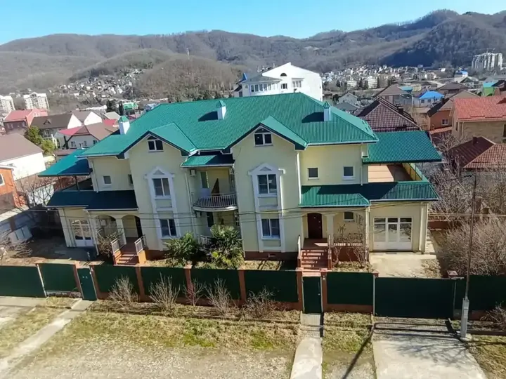 Агой: Меблированные комнаты  Малахит