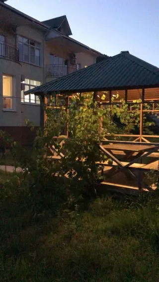 Агой: Меблированные комнаты  Малахит