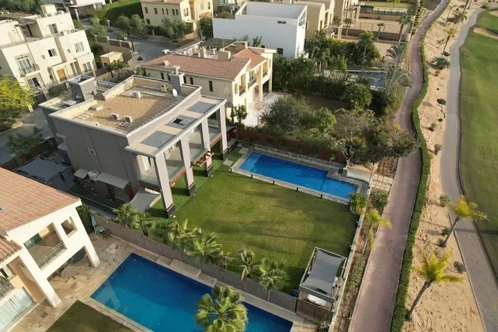 Шейх Заед Сити: Villa with pool