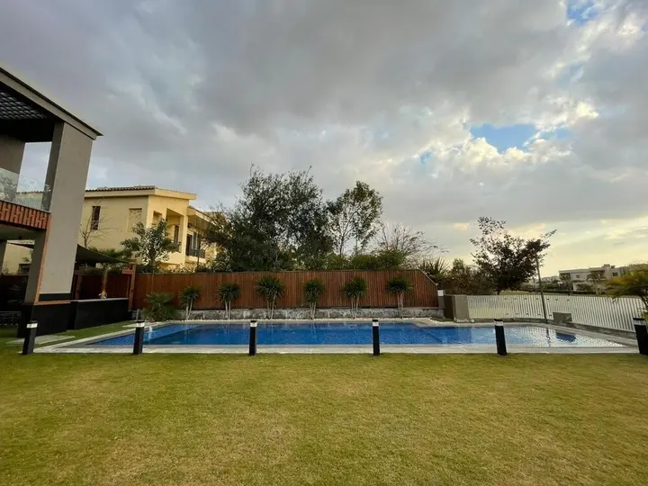 Шейх Заед Сити: Villa with pool