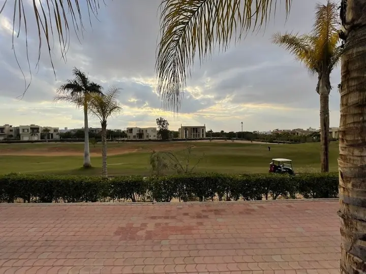 Шейх Заед Сити: Villa with pool