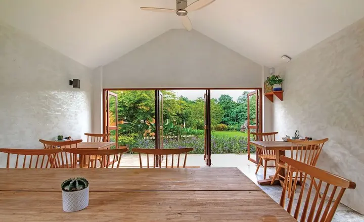 Ко Куд: The Little White Bird Traveller Hostel