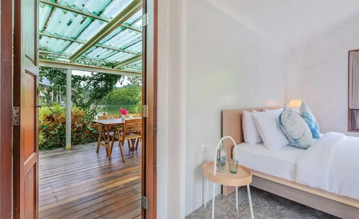 Ко Куд: The Little White Bird Traveller Hostel