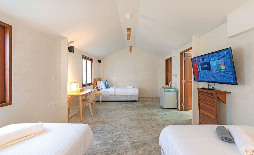Ко Куд: The Little White Bird Traveller Hostel