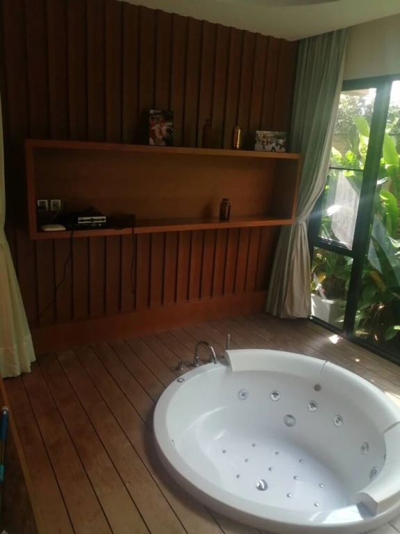 Luxury Amazing Jacuzzi Suite — фото 4
