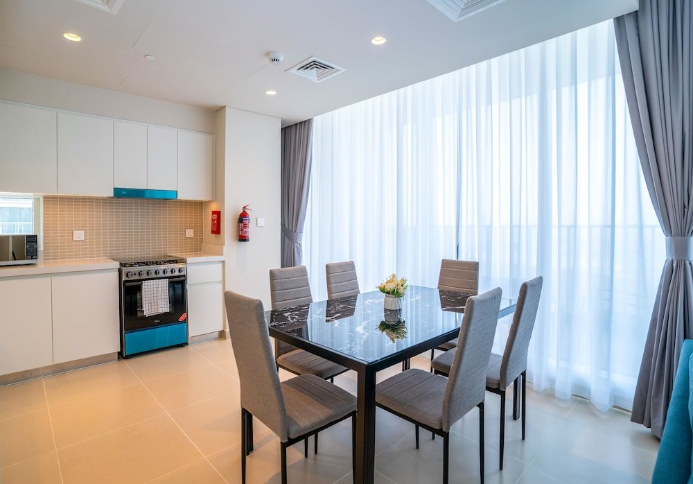 Дубай: Tanin - Breathtaking Unobstructed Canal Views Apartment