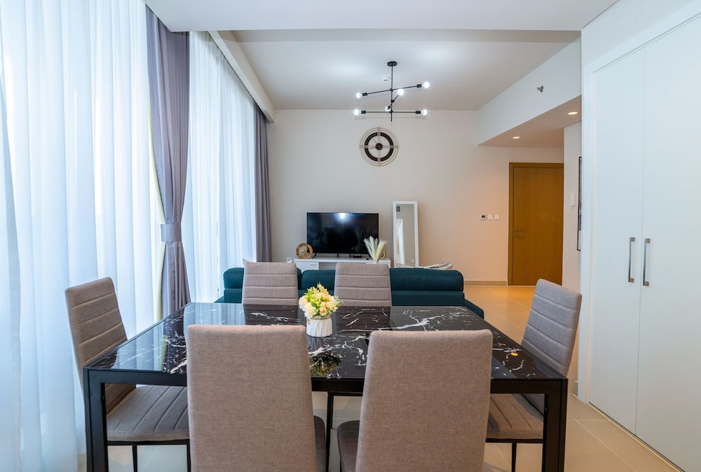 Дубай: Tanin - Breathtaking Unobstructed Canal Views Apartment