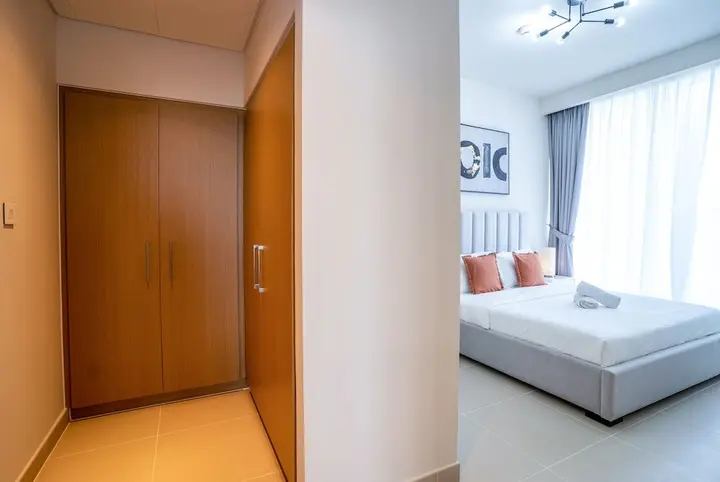 Дубай: Tanin - Breathtaking Unobstructed Canal Views Apartment