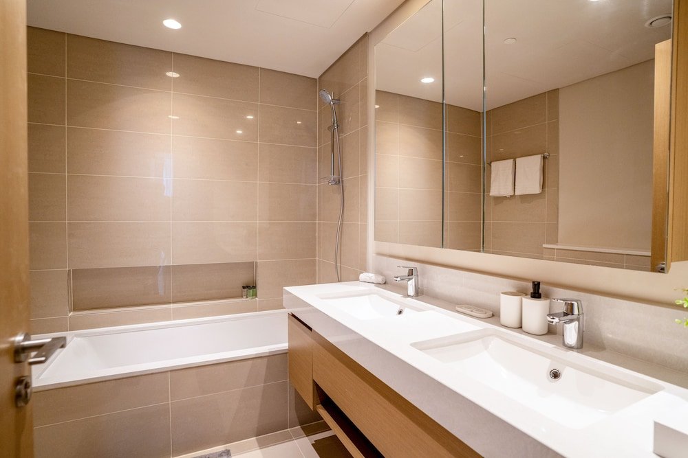 Дубай: Tanin - Breathtaking Unobstructed Canal Views Apartment