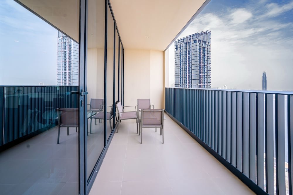 Дубай: Tanin - Breathtaking Unobstructed Canal Views Apartment