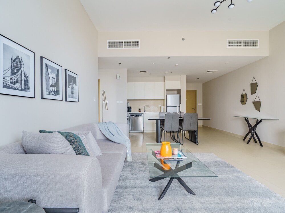 Дубай: Fancy Apartment With Mesmerizing Canal Views
