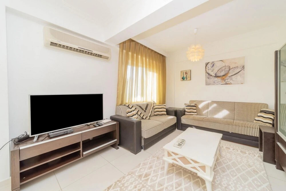 Белек: Vibrant Flat with Shared Pool in Belek