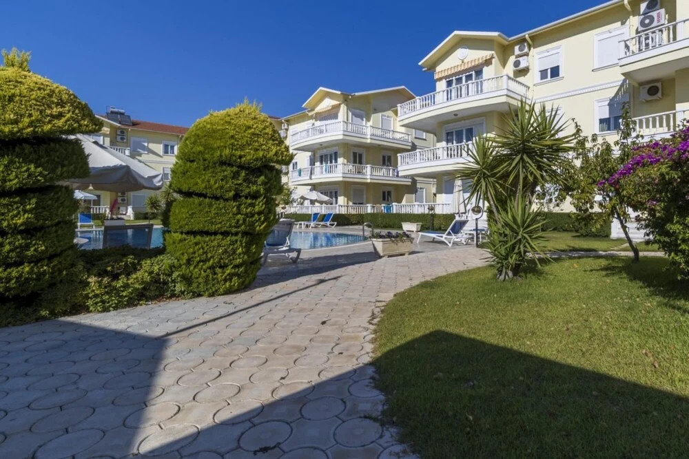 Белек: Vibrant Flat with Shared Pool in Belek
