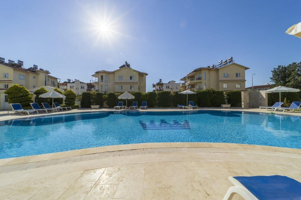 Белек: Vibrant Flat with Shared Pool in Belek