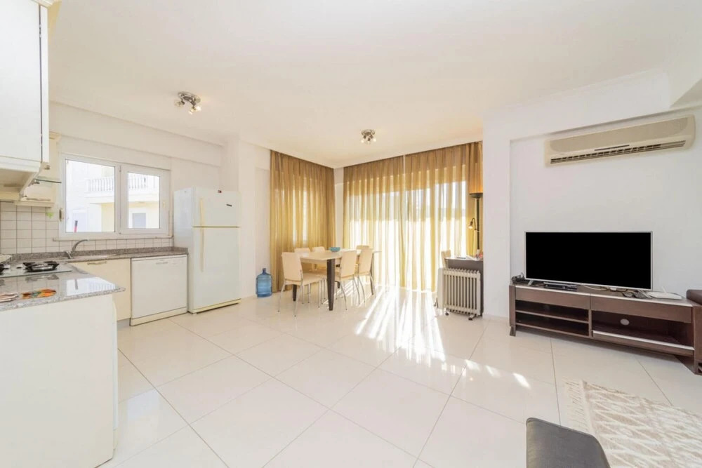 Белек: Vibrant Flat with Shared Pool in Belek