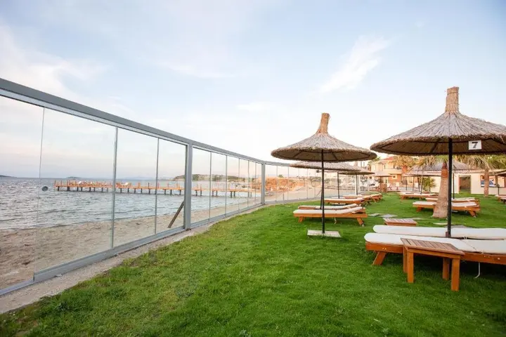Айвалык: Anda Beach Bistro & Rooms