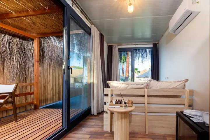 Айвалык: Anda Beach Bistro & Rooms