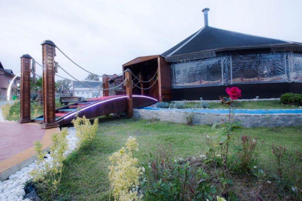 Измит: Villa Near Sapanca Lake With Jacuzzi Shared Pool