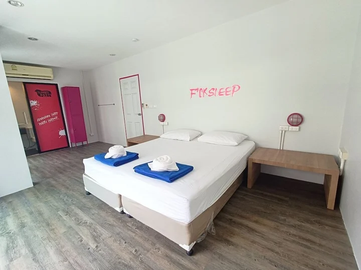 Муанг: Slumber Party Surf Kata Phuket