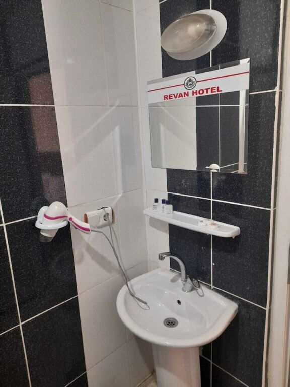 Ван: Revan Otel