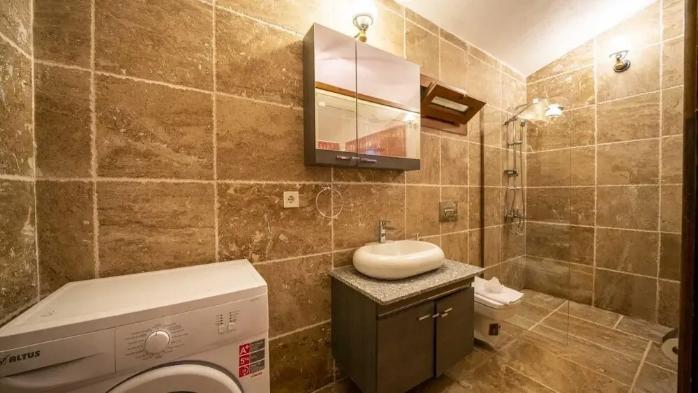 Исламлар: Sleek Villa With Pool Backyard Jacuzzi in Kas