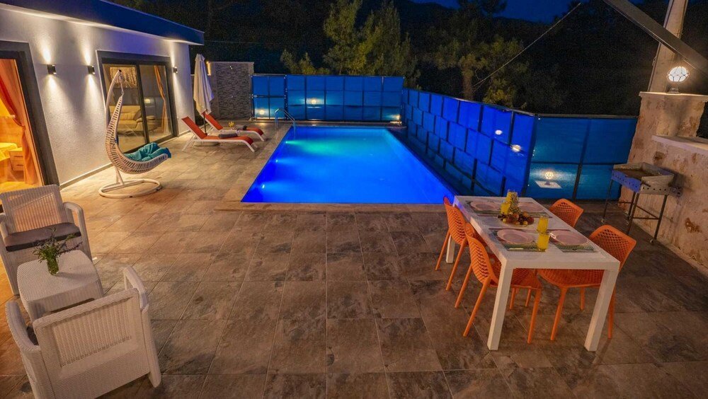 Vibrant Villa With Pool Backyard Jacuzzi in Kas — фото 4
