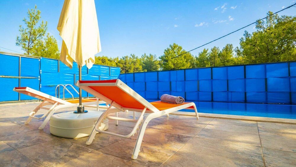 Исламлар: Vibrant Villa With Pool Backyard Jacuzzi in Kas