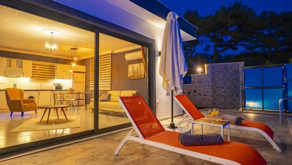 Исламлар: Vibrant Villa With Pool Backyard Jacuzzi in Kas