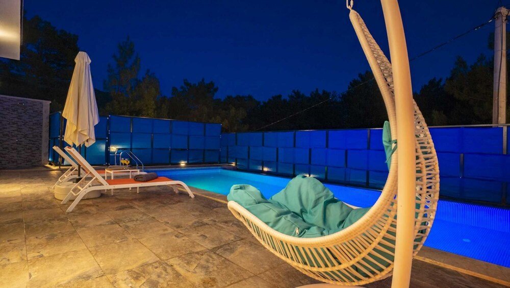 Исламлар: Vibrant Villa With Pool Backyard Jacuzzi in Kas