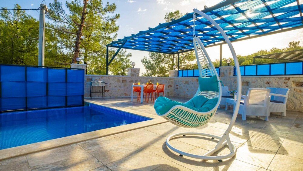 Исламлар: Vibrant Villa With Pool Backyard Jacuzzi in Kas