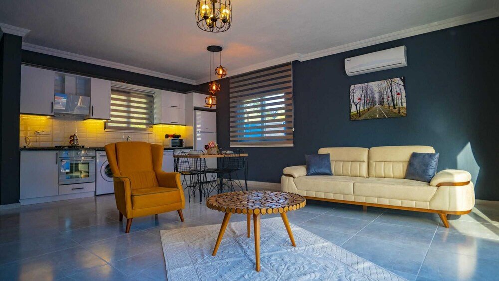 Исламлар: Vibrant Villa With Pool Backyard Jacuzzi in Kas