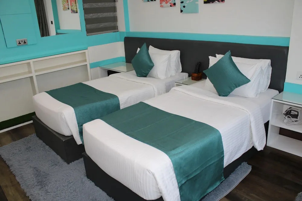 Северный атолл Мале: The Hive Beach Hotel