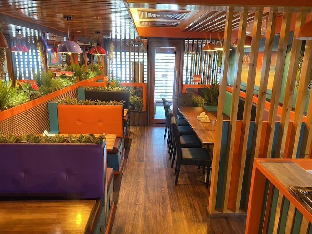 Северный атолл Мале: The Hive Beach Hotel