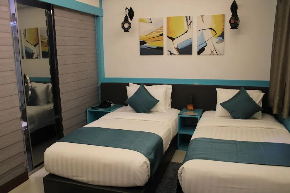 Северный атолл Мале: The Hive Beach Hotel