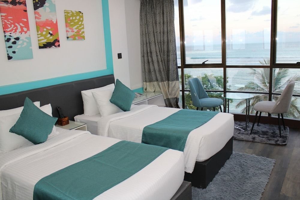 Северный атолл Мале: The Hive Beach Hotel