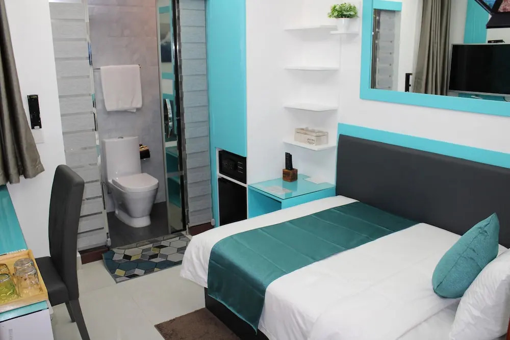 Северный атолл Мале: The Hive Beach Hotel