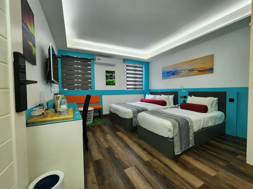 Северный атолл Мале: The Hive Beach Hotel