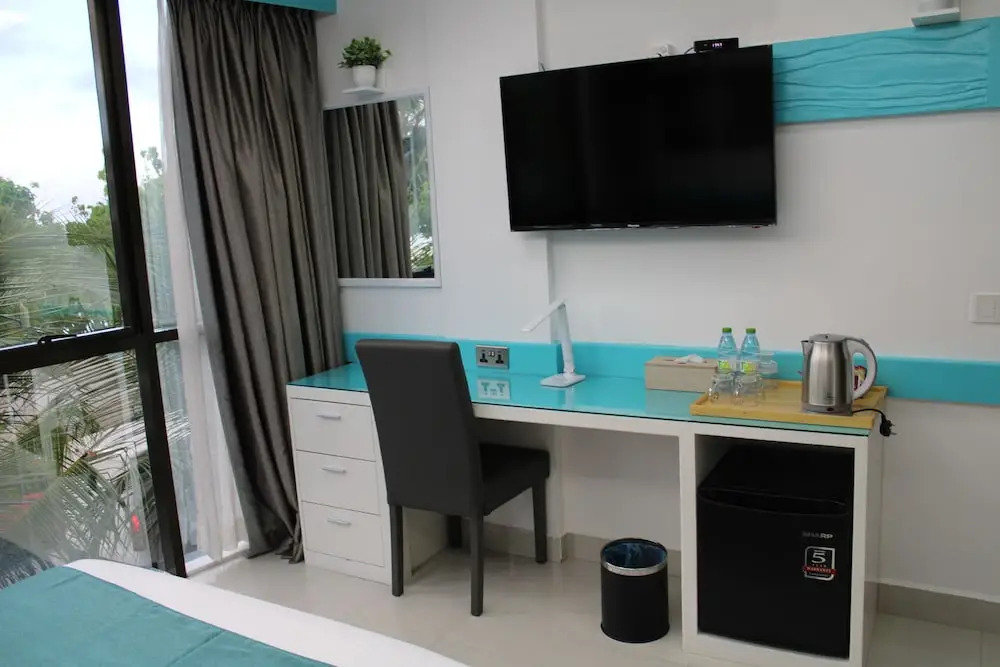Северный атолл Мале: The Hive Beach Hotel