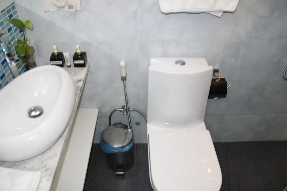 Северный атолл Мале: The Hive Beach Hotel