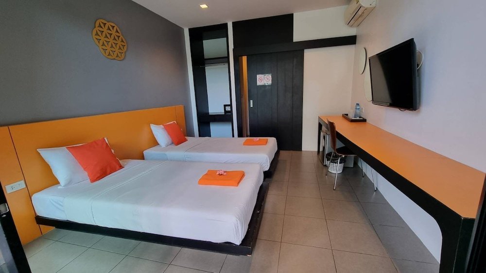 Паттайя: S Club & Hotel